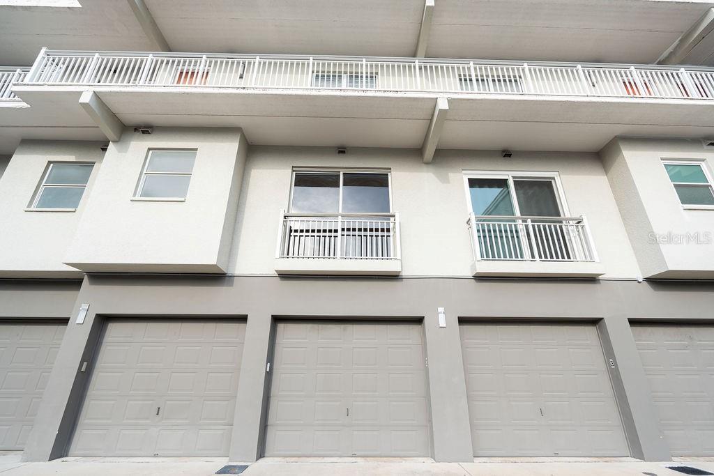 Listing photo id 35 for 1002 Channelside Drive 2c