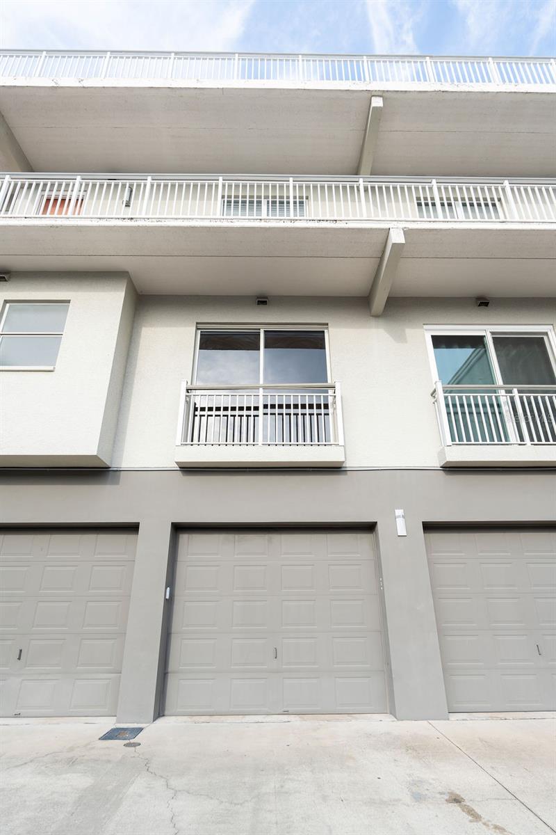 Listing photo id 36 for 1002 Channelside Drive 2c