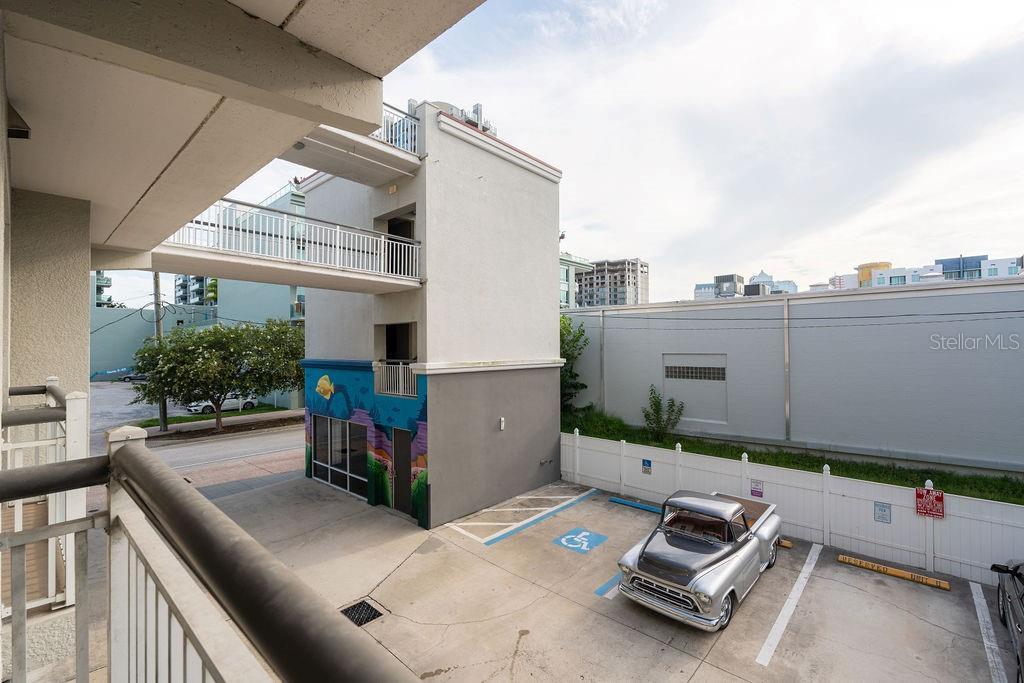 Listing photo id 38 for 1002 Channelside Drive 2c