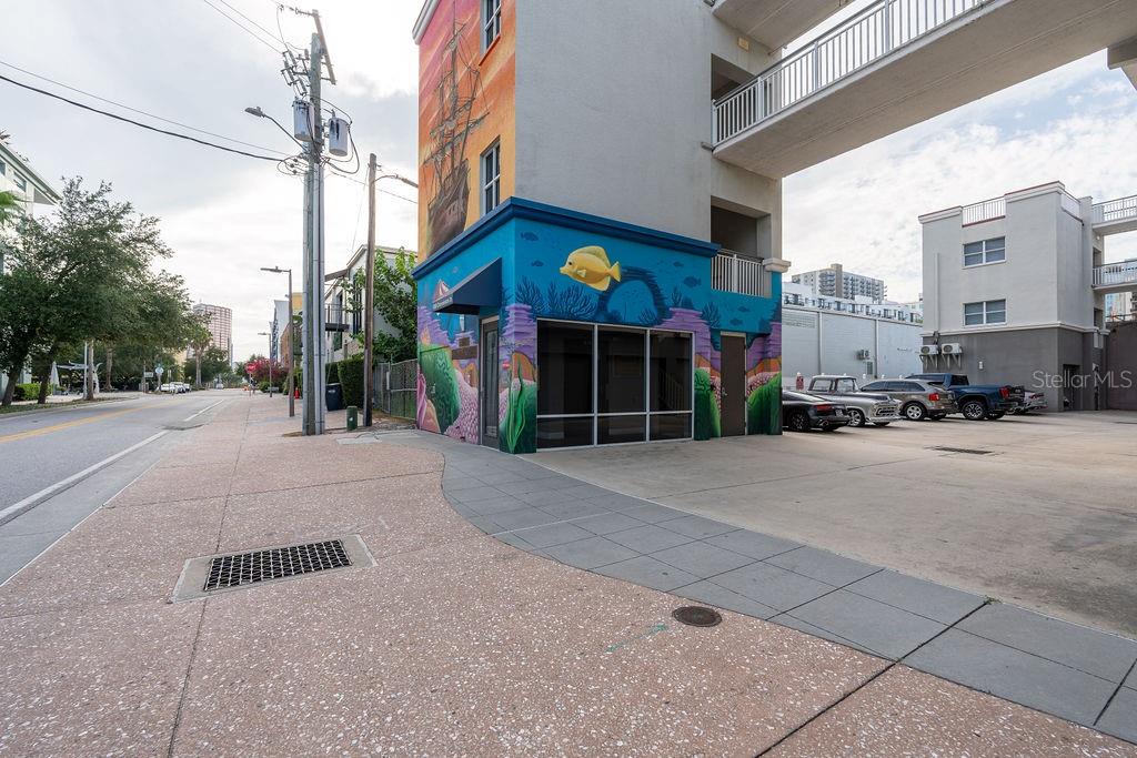 Listing photo id 41 for 1002 Channelside Drive 2c