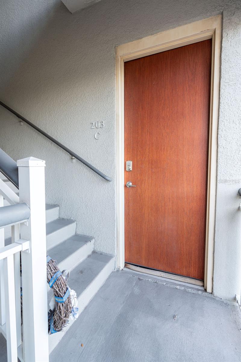 Listing photo id 3 for 1002 Channelside Drive 2c