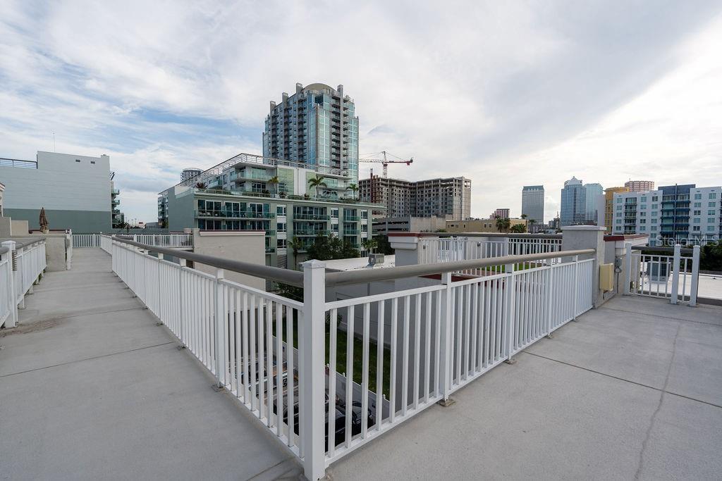 Listing photo id 48 for 1002 Channelside Drive 2c