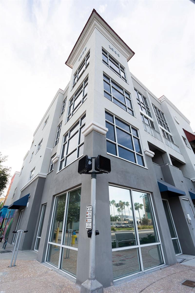 Listing photo id 50 for 1002 Channelside Drive 2c