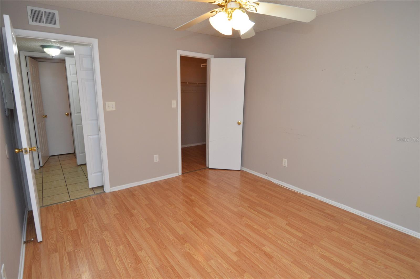 Image 19 of 95 For 8653 Fancy Finch Drive 101