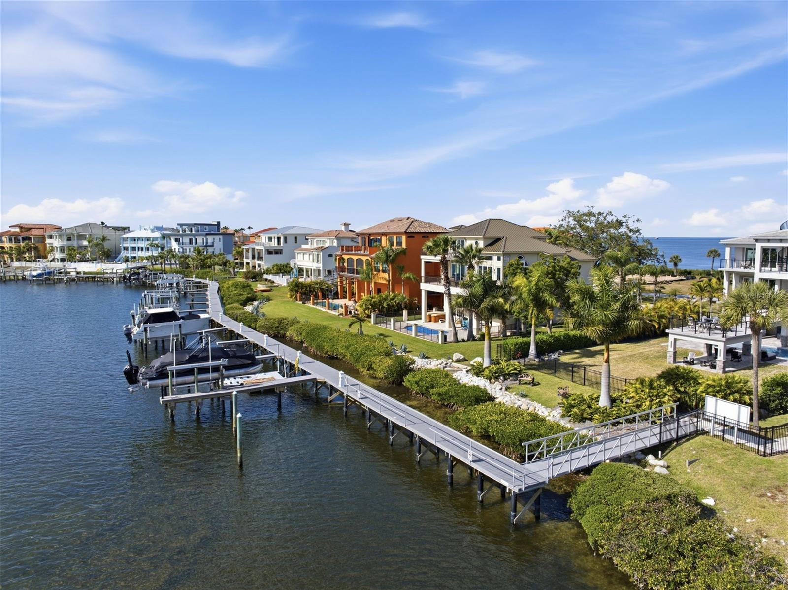 Listing photo id 22 for 25 Harborpointe Drive