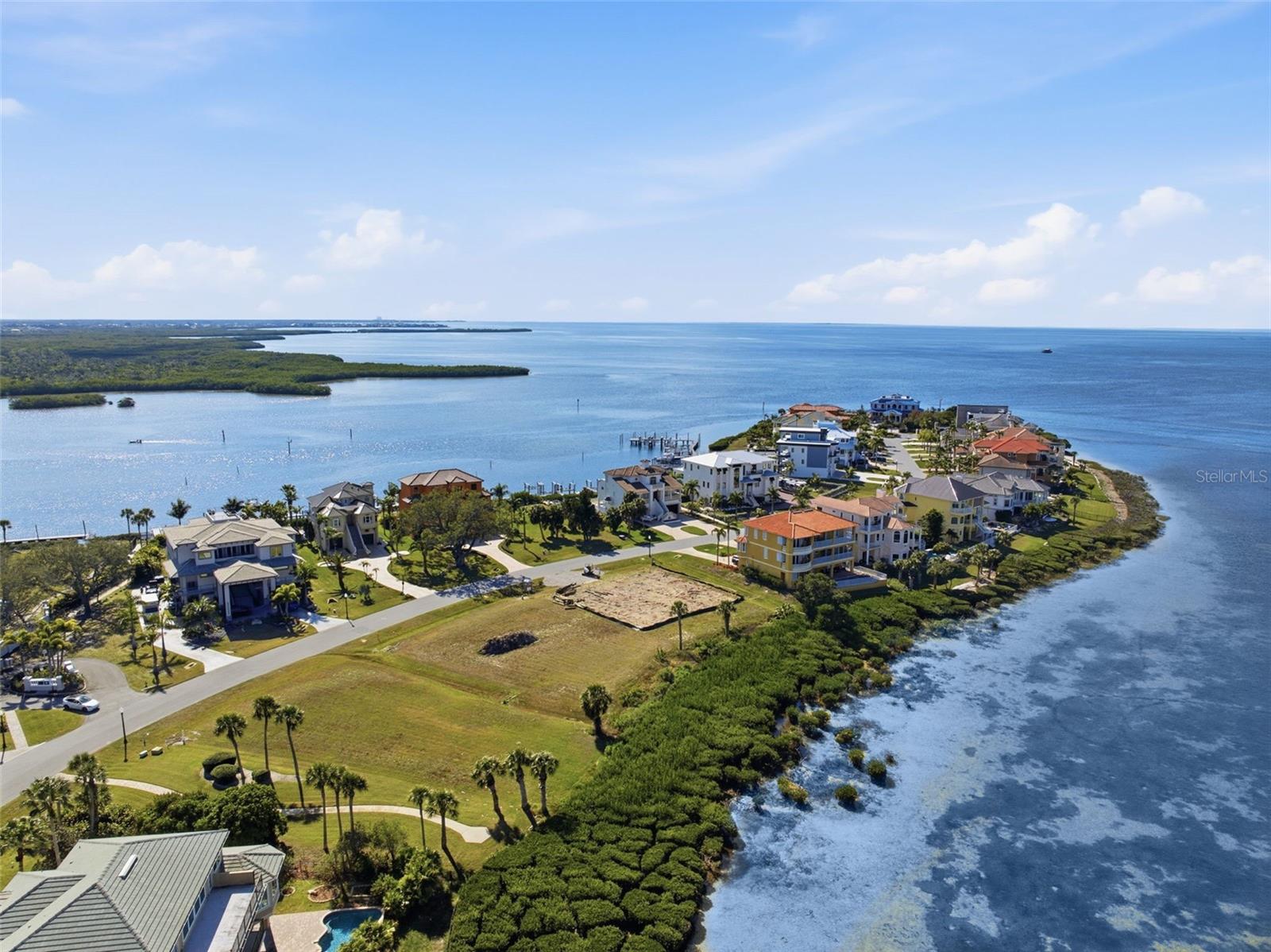 Listing photo id 27 for 25 Harborpointe Drive