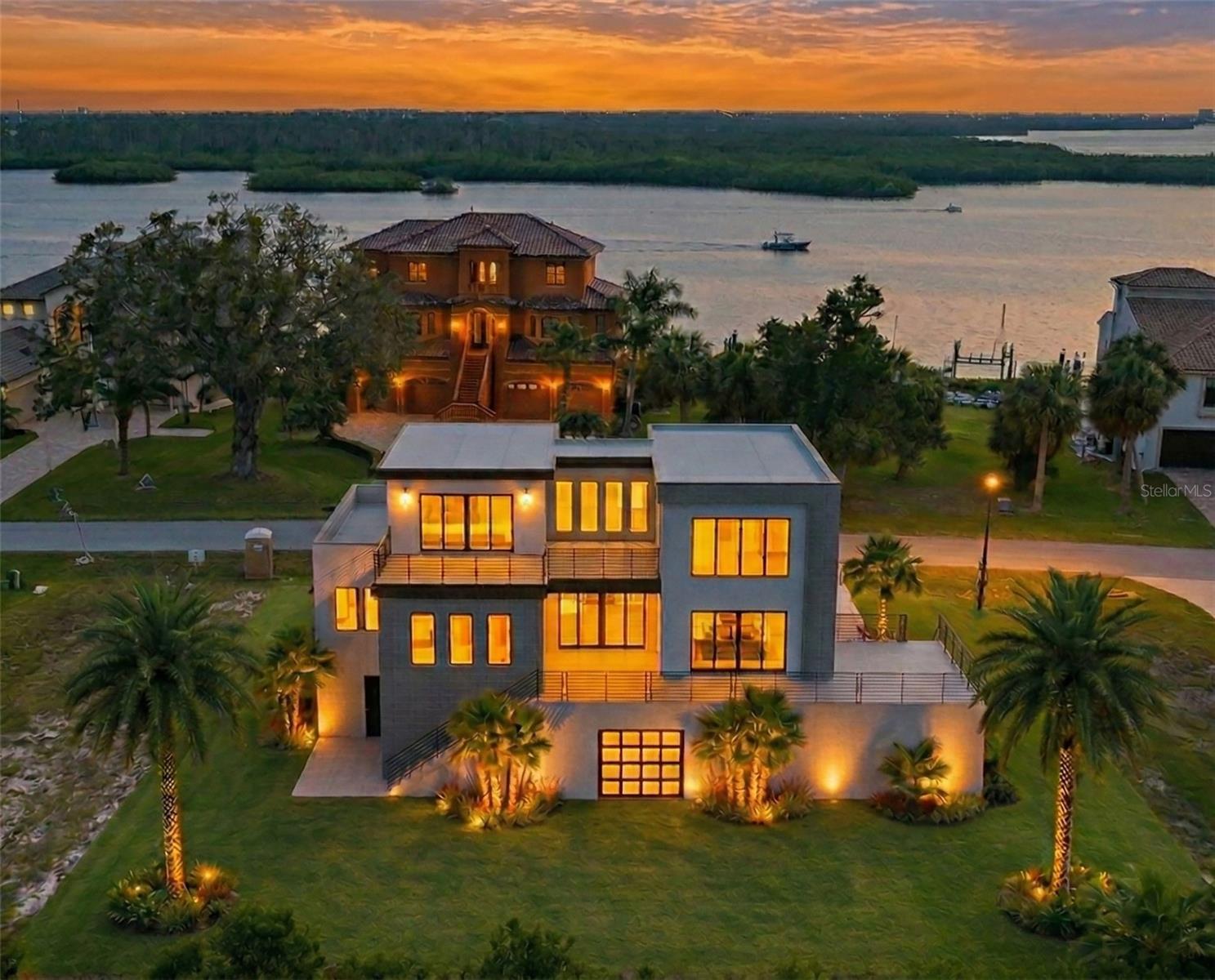 Listing photo id 3 for 25 Harborpointe Drive