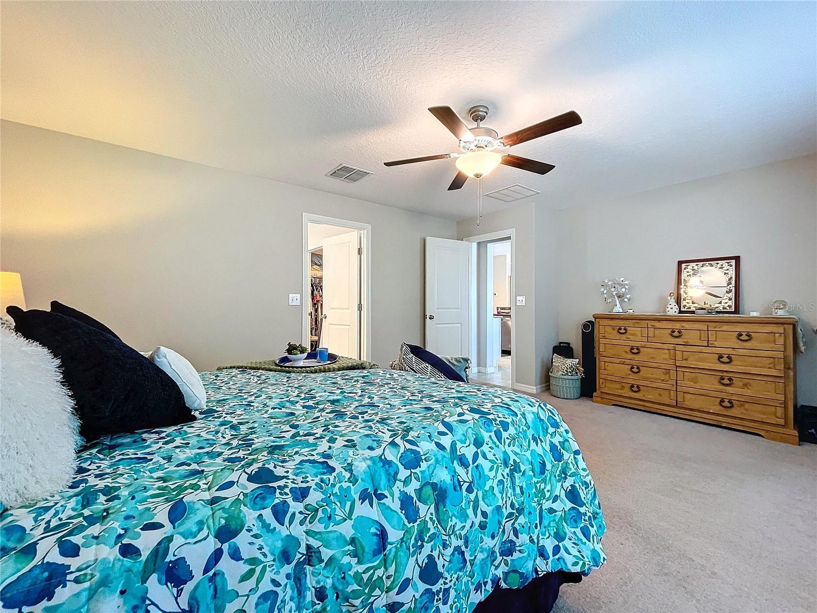 Image 19 of 26 For 197 Rain Berry Avenue