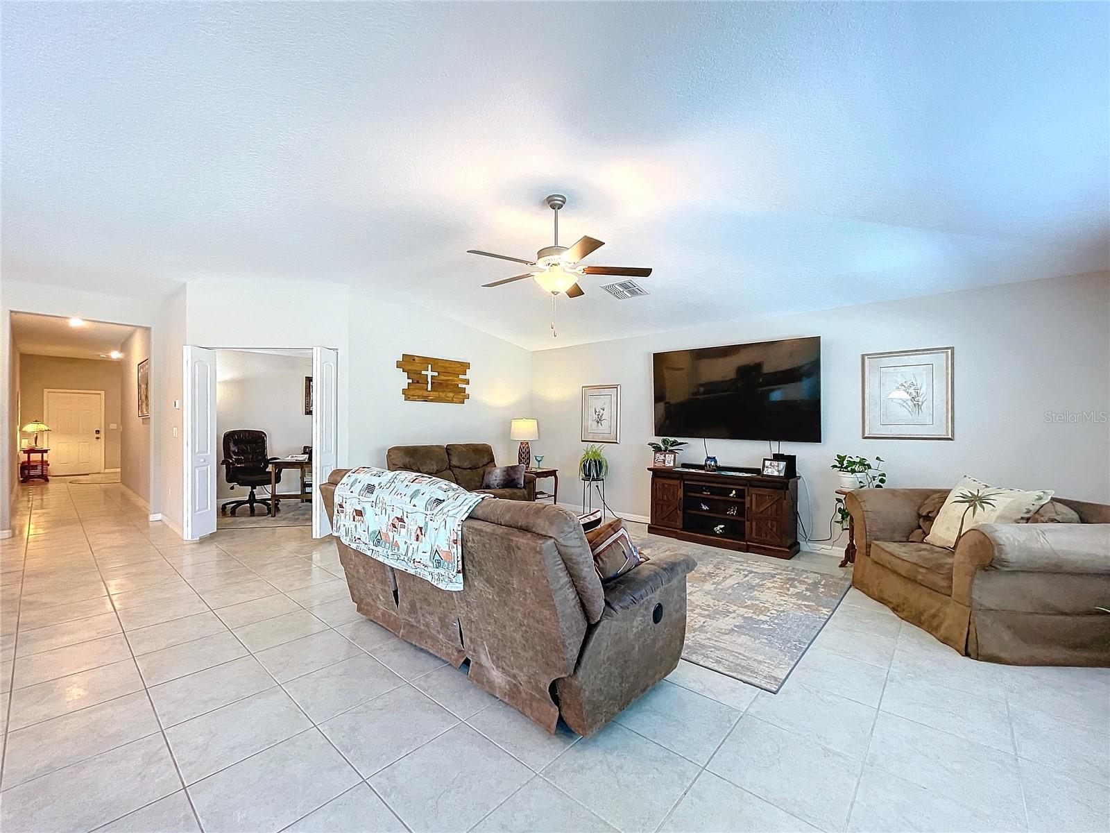 Image 6 of 26 For 197 Rain Berry Avenue