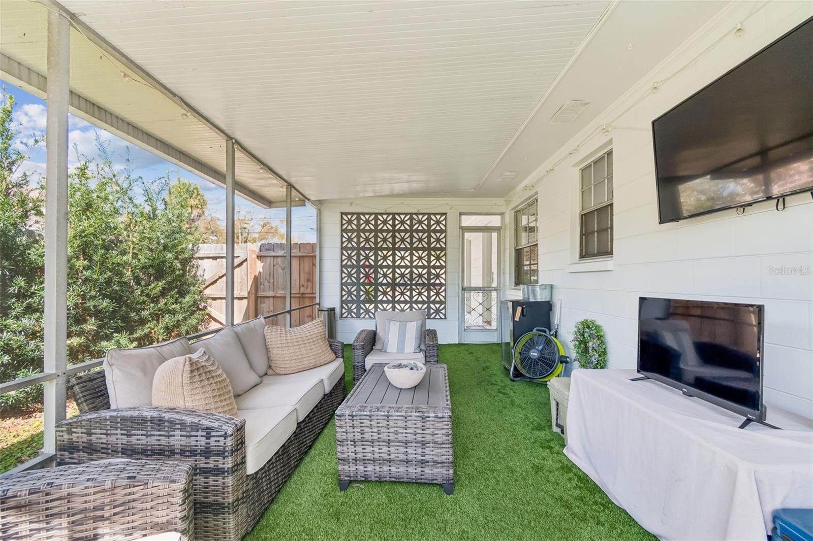 Image 54 of 70 For 4514 Fig Street