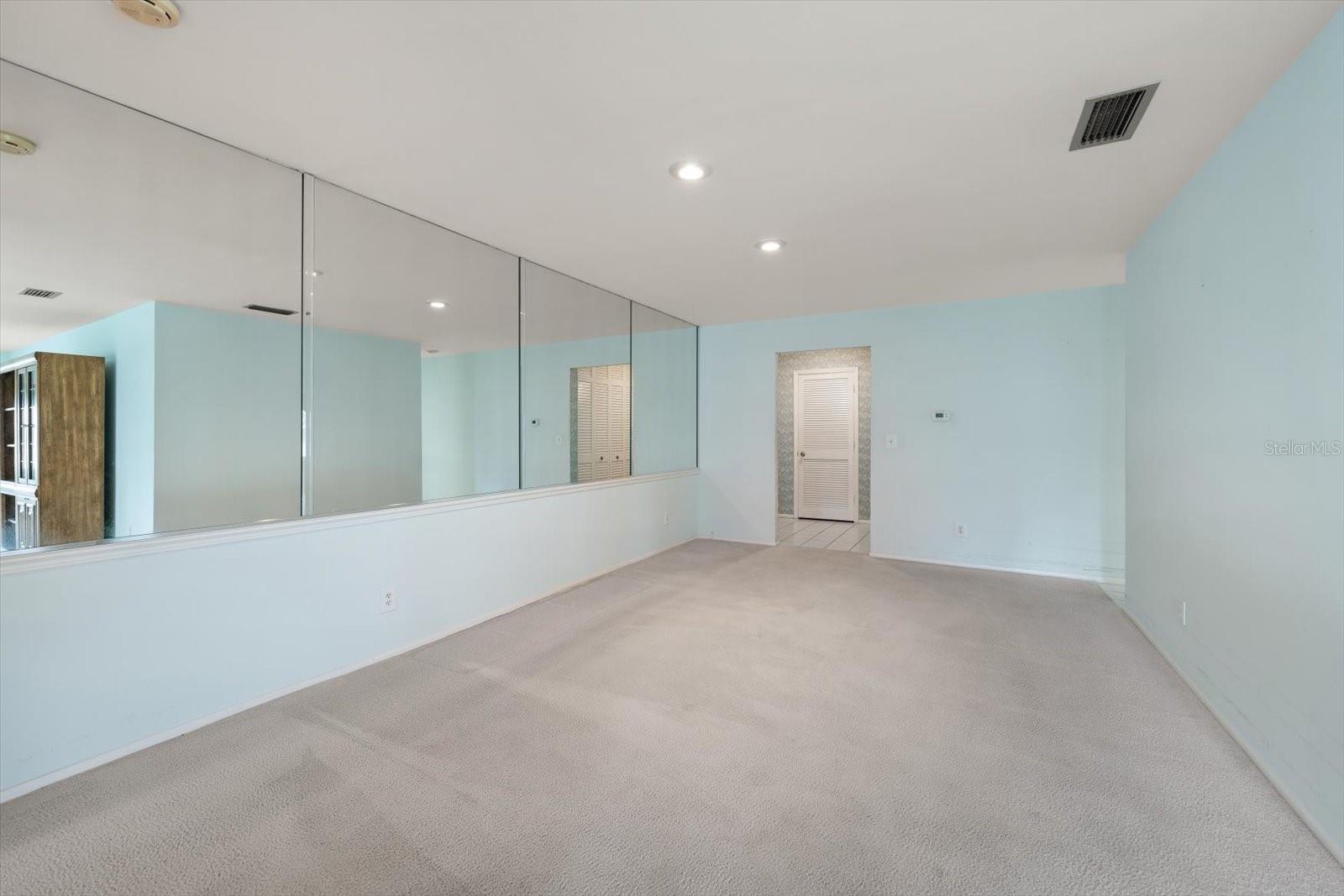 Image 11 of 53 For 100 Bluff View Drive 114a