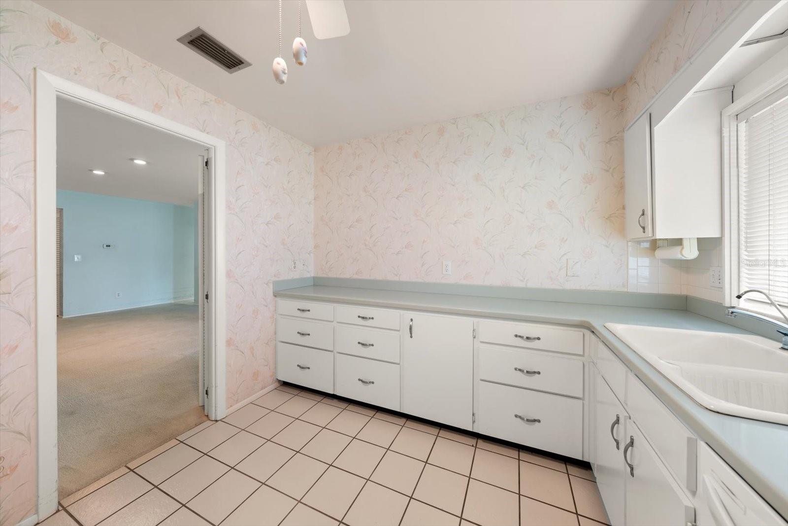 Image 13 of 53 For 100 Bluff View Drive 114a