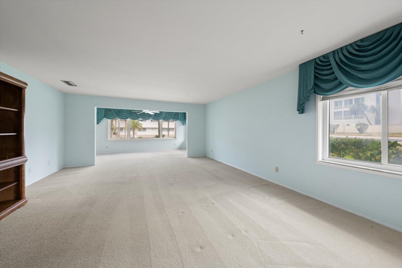 Image 16 of 53 For 100 Bluff View Drive 114a