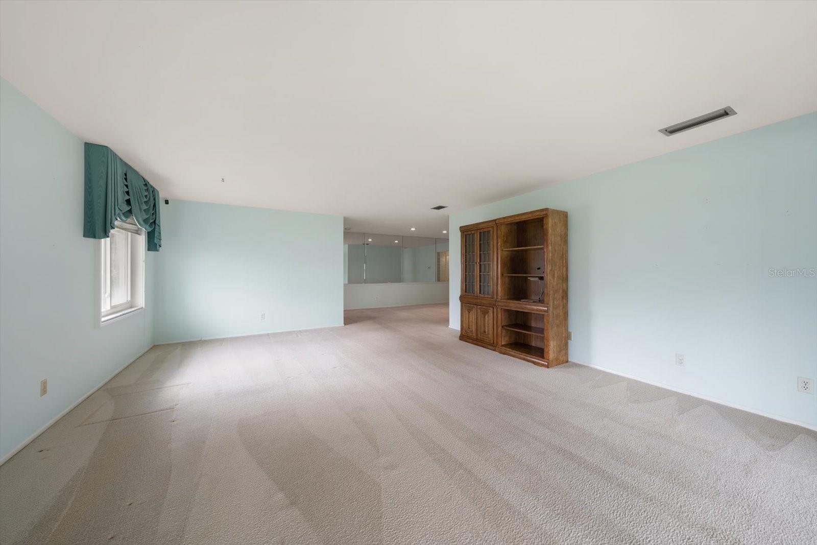 Image 17 of 53 For 100 Bluff View Drive 114a