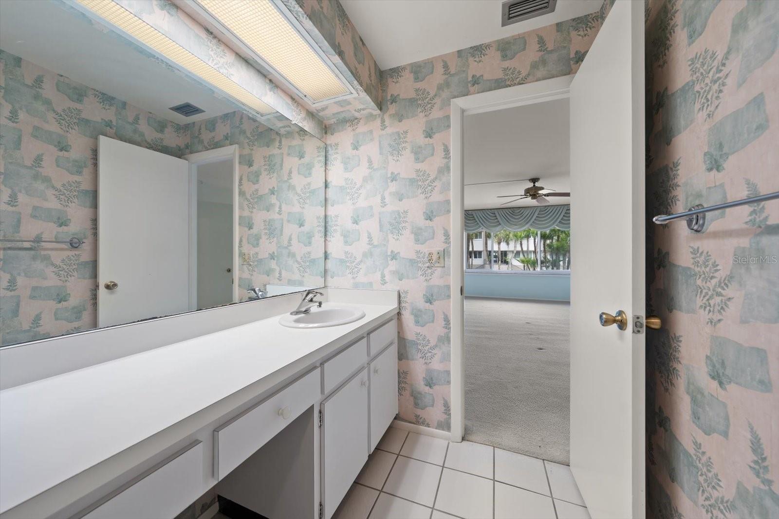 Image 26 of 53 For 100 Bluff View Drive 114a