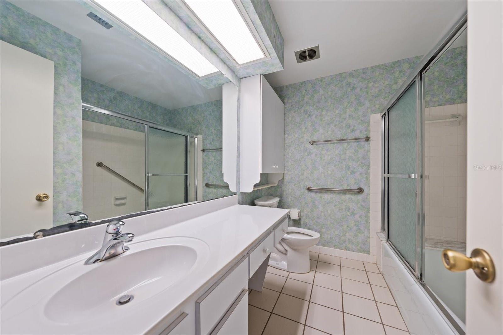 Image 30 of 53 For 100 Bluff View Drive 114a