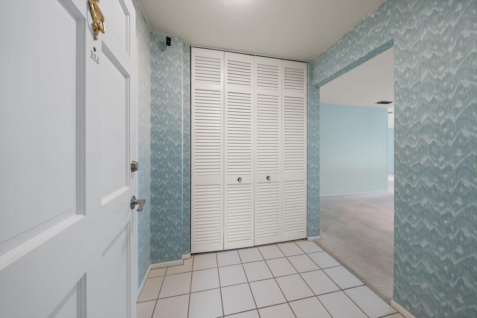 Image 4 of 53 For 100 Bluff View Drive 114a