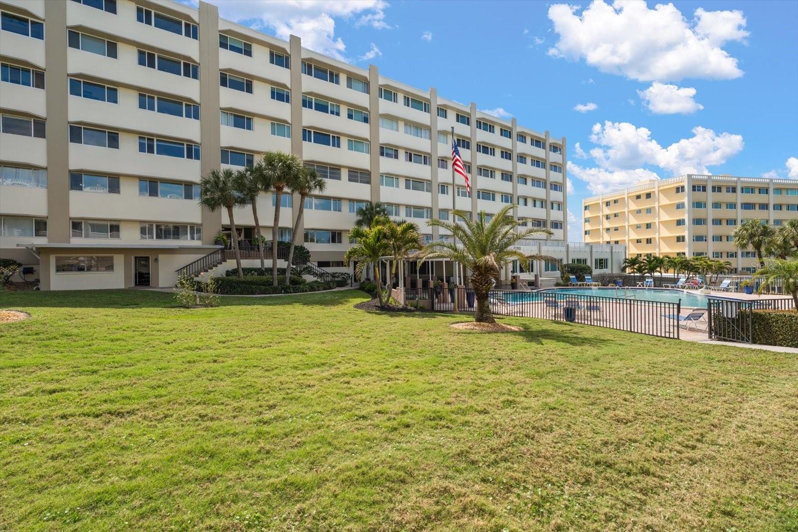 Image 48 of 53 For 100 Bluff View Drive 114a