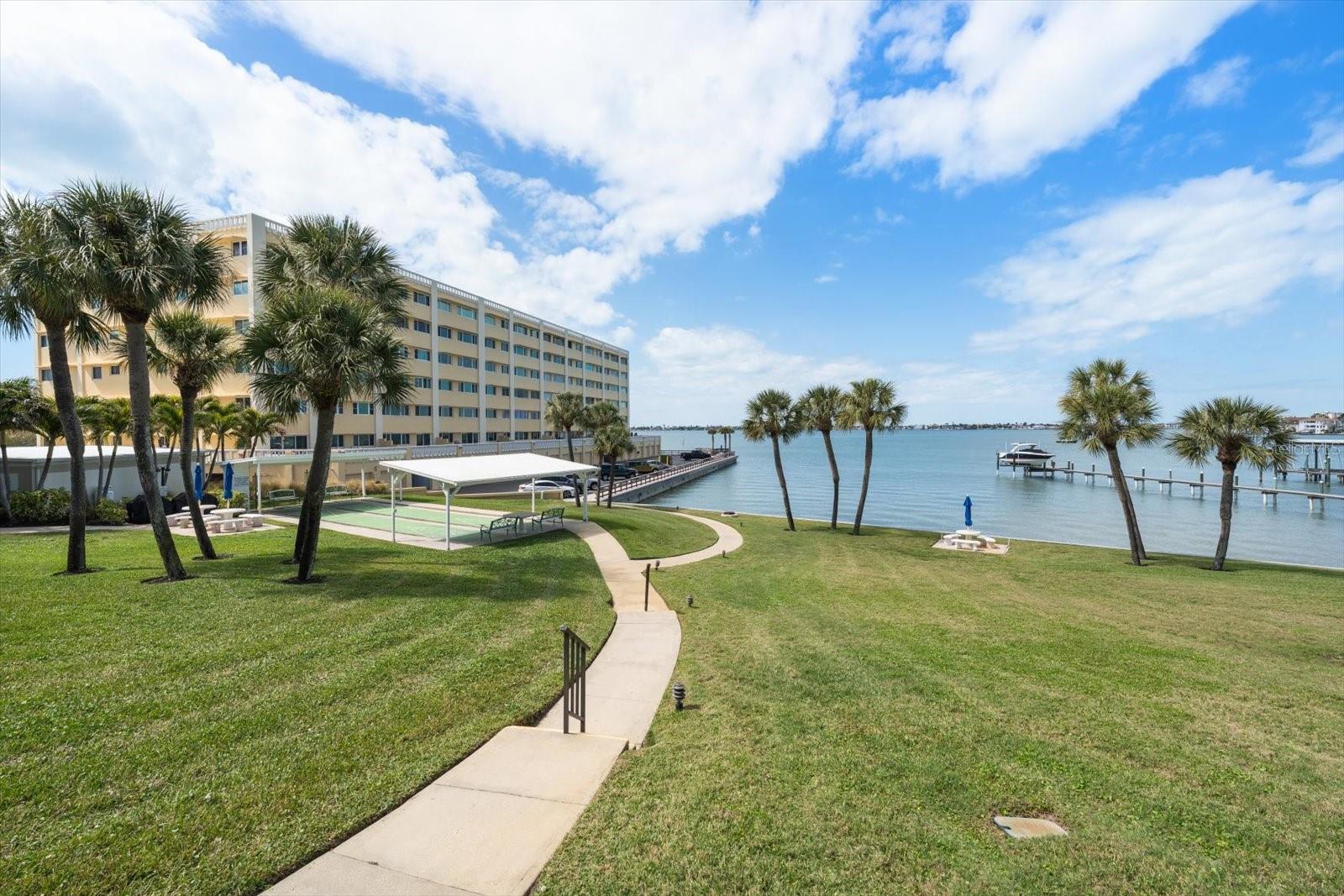 Image 52 of 53 For 100 Bluff View Drive 114a