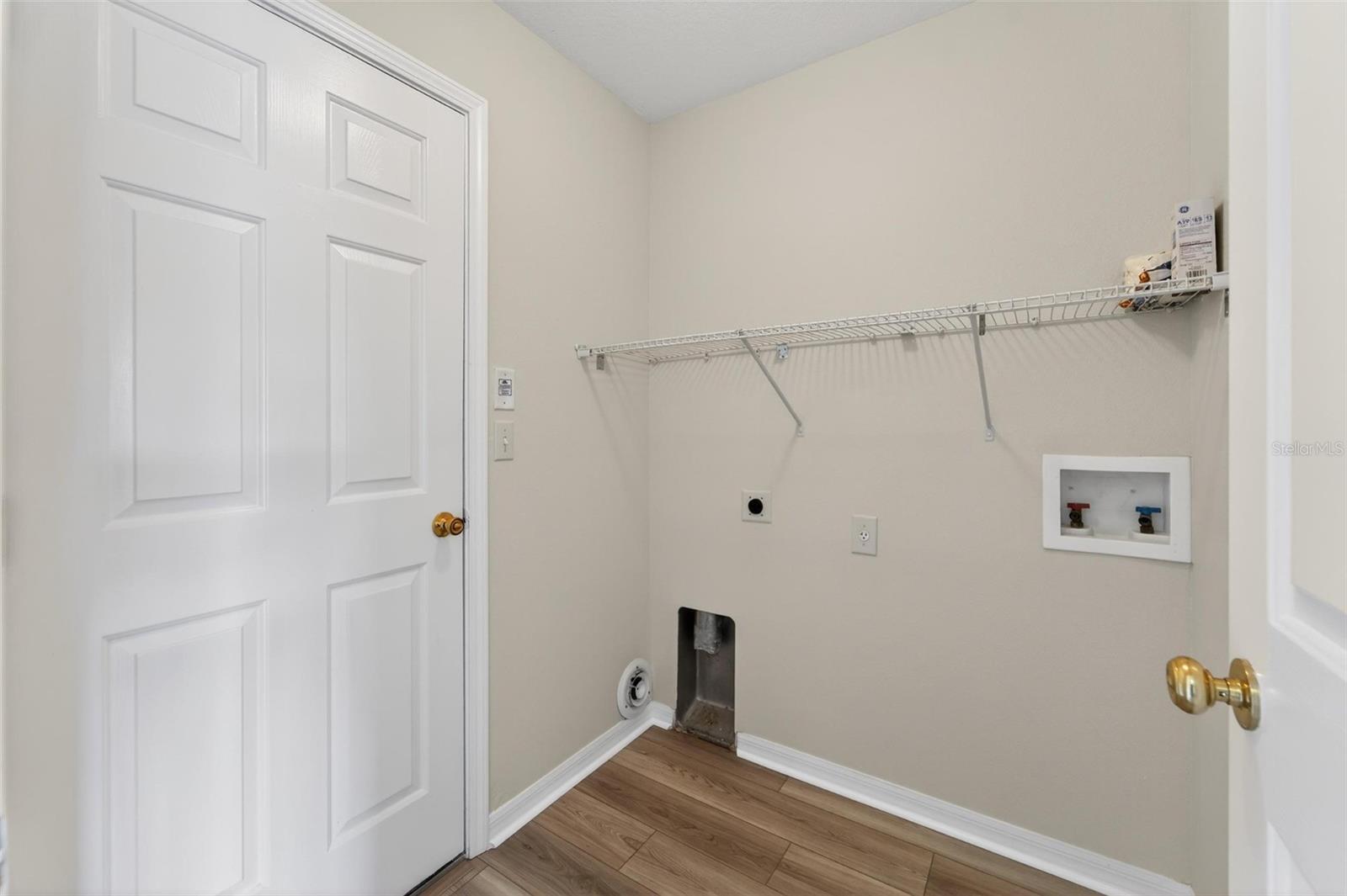 Image 18 of 35 For 2454 Harrison Place Boulevard