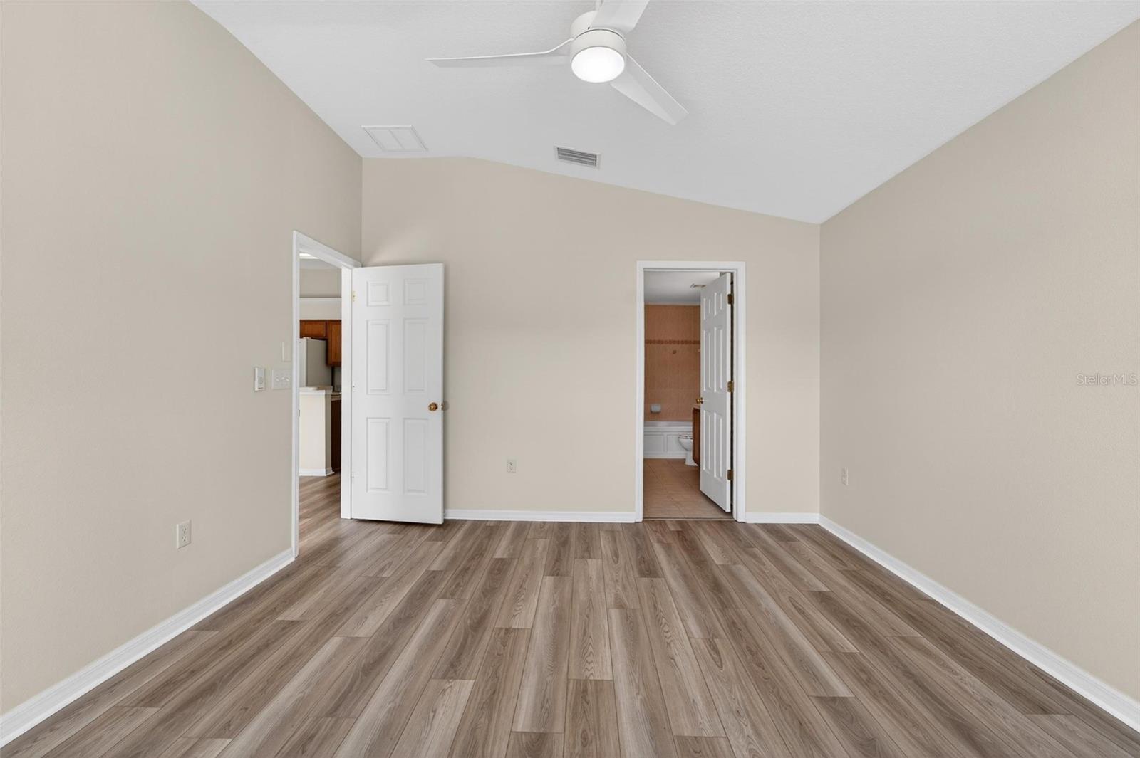 Image 22 of 35 For 2454 Harrison Place Boulevard