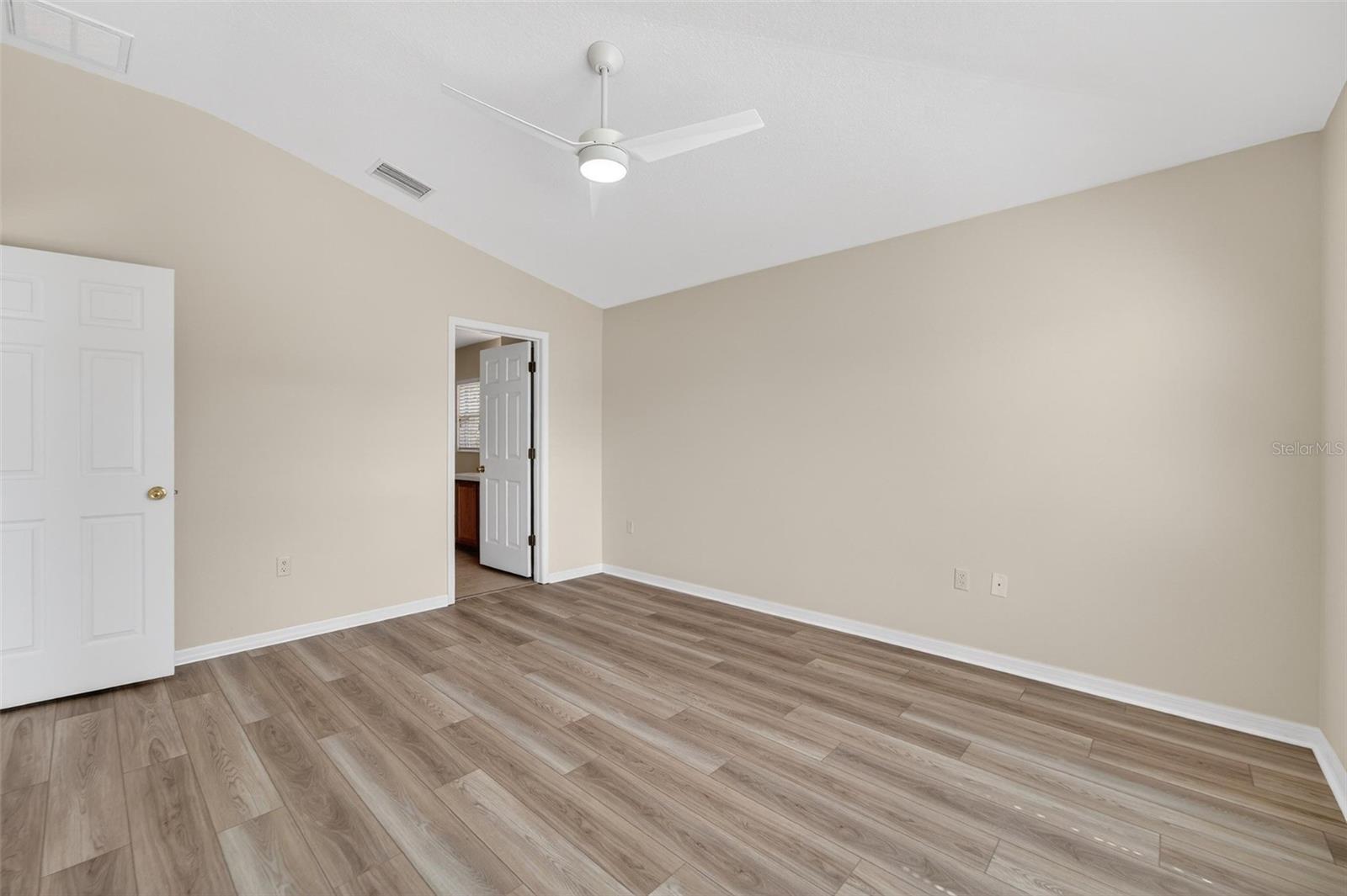 Image 23 of 35 For 2454 Harrison Place Boulevard