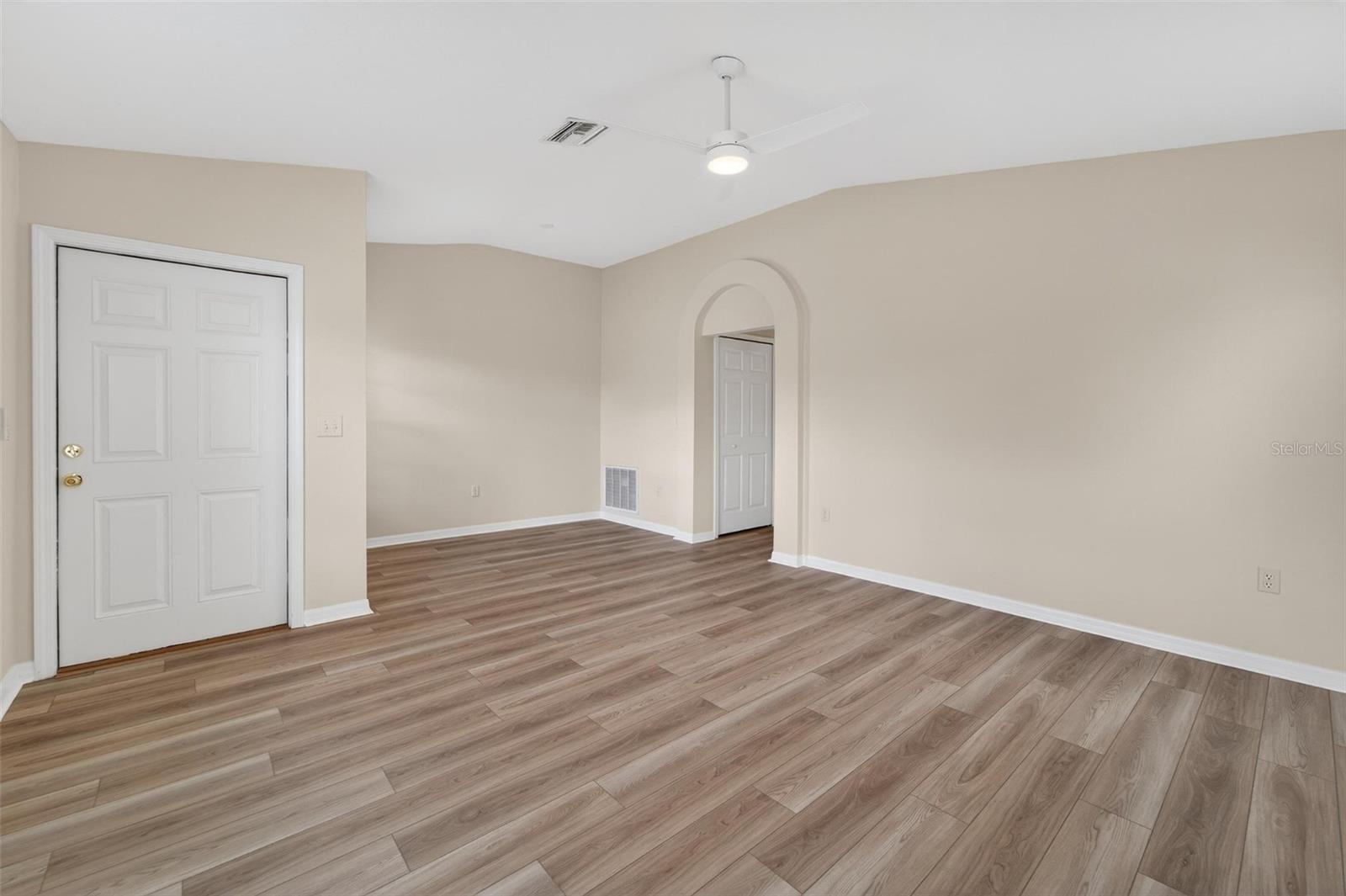 Image 6 of 35 For 2454 Harrison Place Boulevard