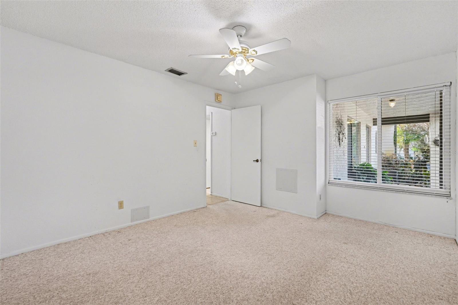 Image 25 of 35 For 105 Dorado Court