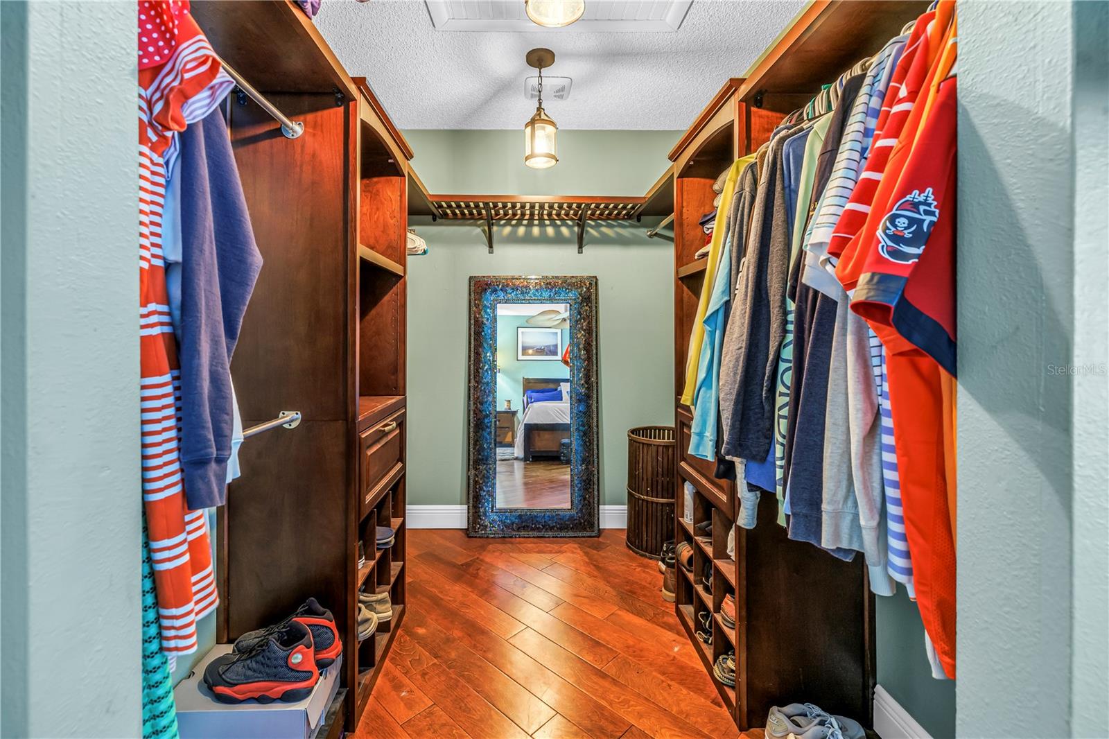 Image 22 of 47 For 6821 Circle Creek Dr