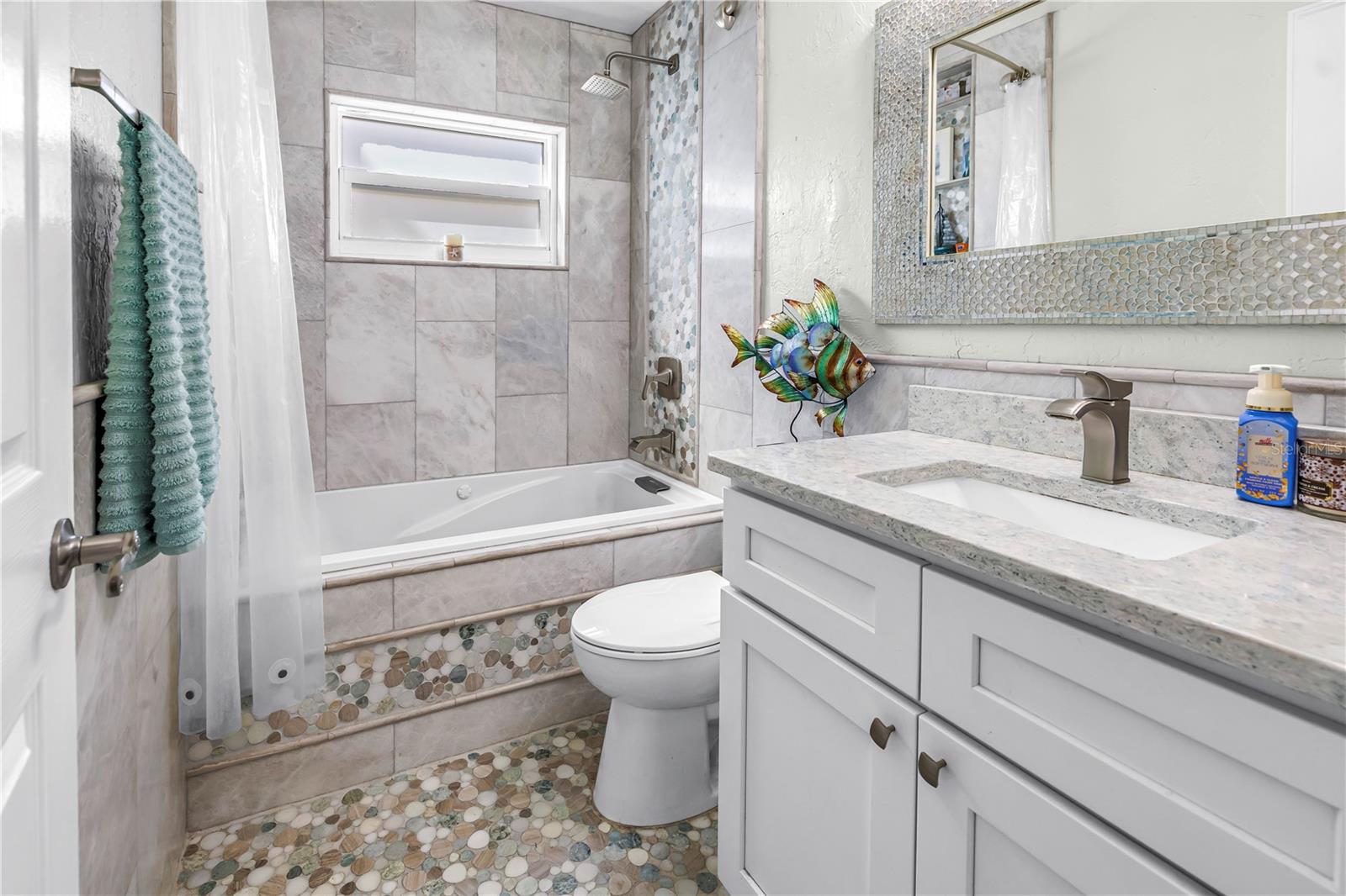 Image 26 of 47 For 6821 Circle Creek Dr