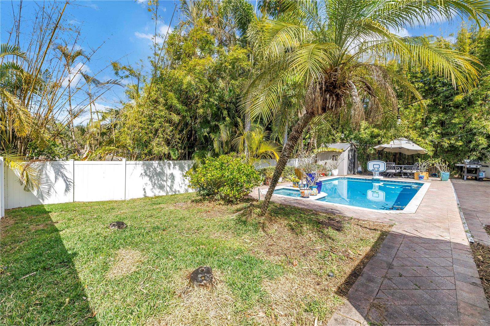 Image 37 of 47 For 6821 Circle Creek Dr