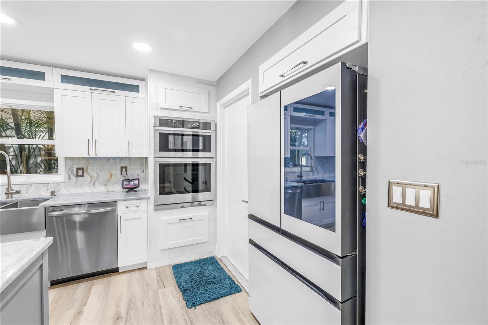 Image 7 of 47 For 6821 Circle Creek Dr