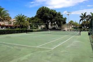 Image 23 of 29 For 6157 Midnight Pass Road A51