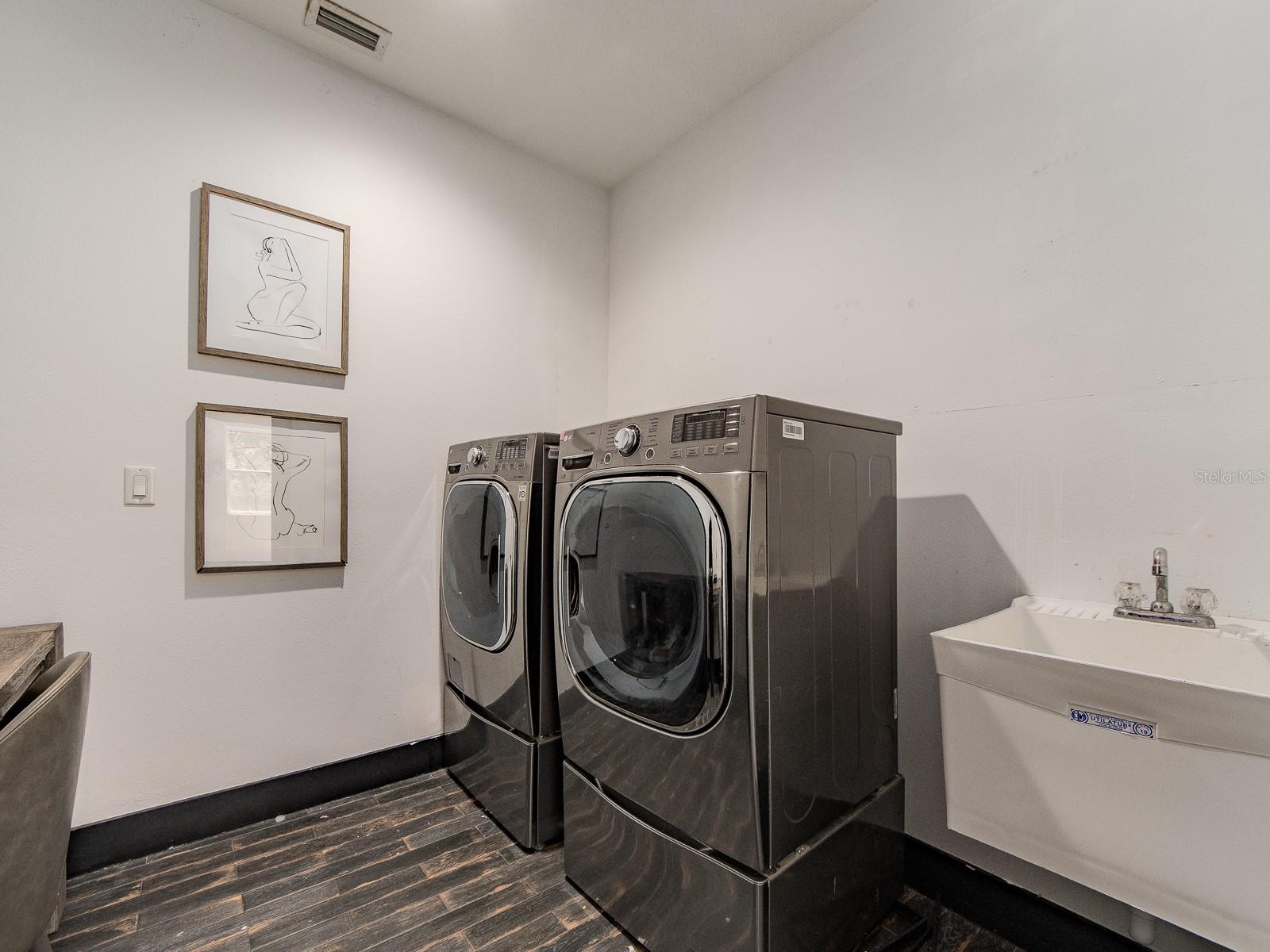 Image 47 of 51 For 1064 Sylvia Lane