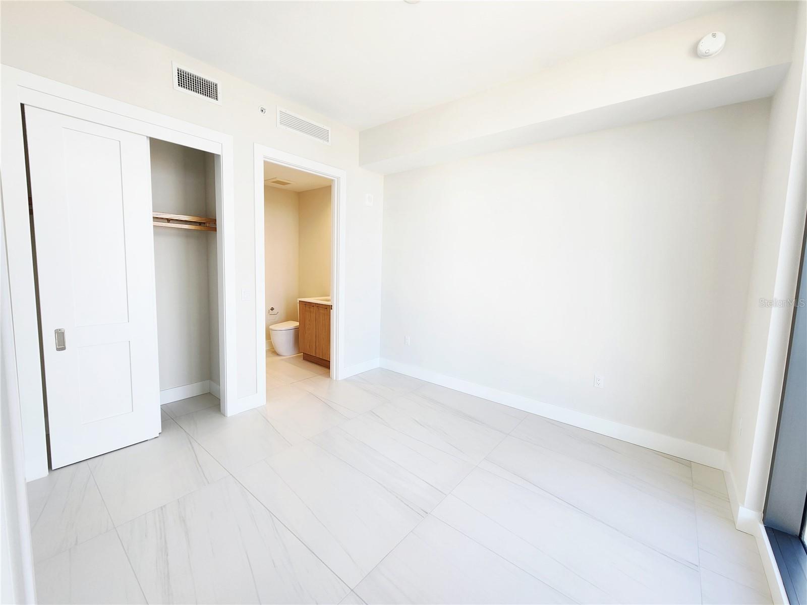 Image 11 of 28 For 275 1st Avenue S 2307