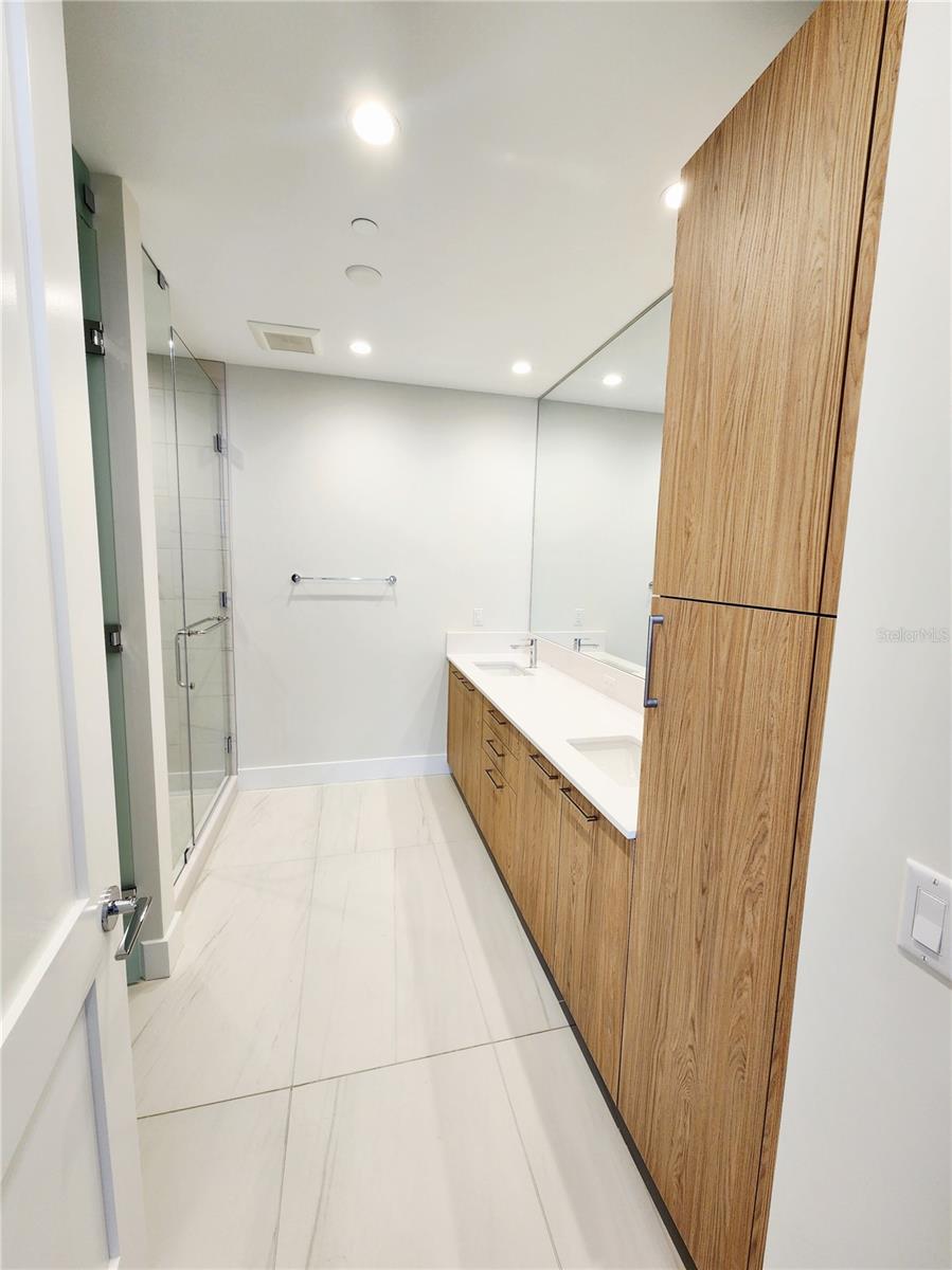 Image 17 of 28 For 275 1st Avenue S 2307