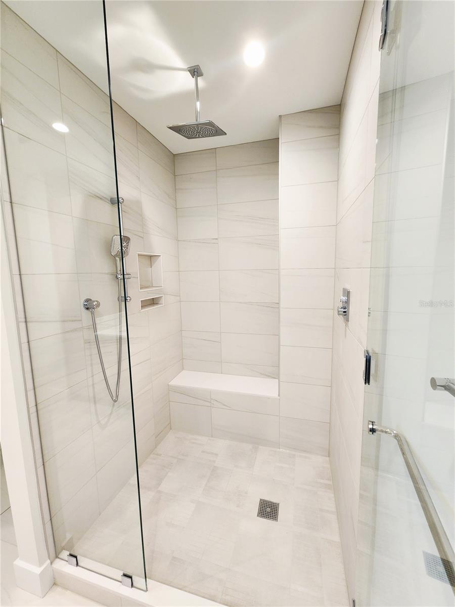 Image 18 of 28 For 275 1st Avenue S 2307