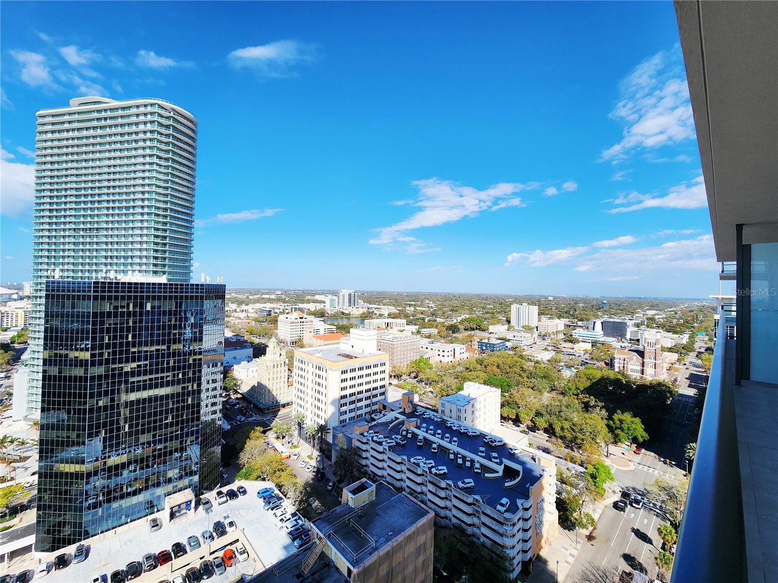 Image 7 of 28 For 275 1st Avenue S 2307