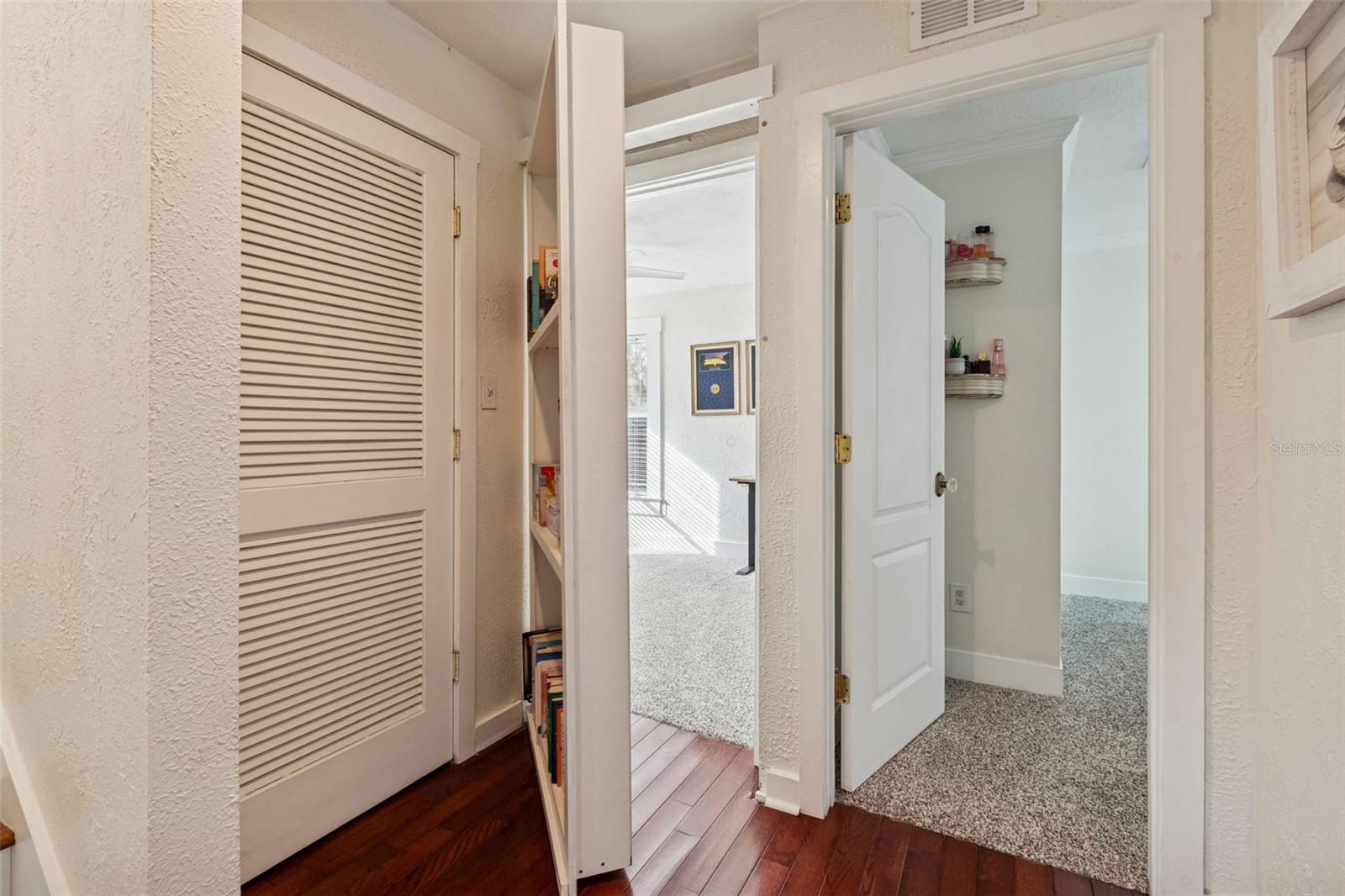 Listing photo id 14 for 231 Jean Street