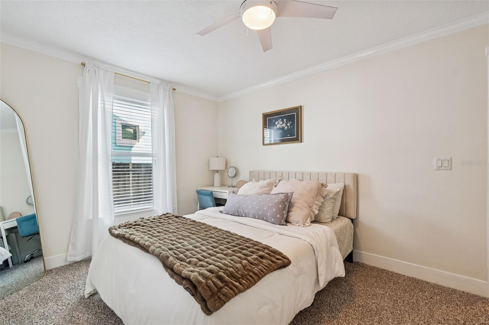 Listing photo id 15 for 231 Jean Street