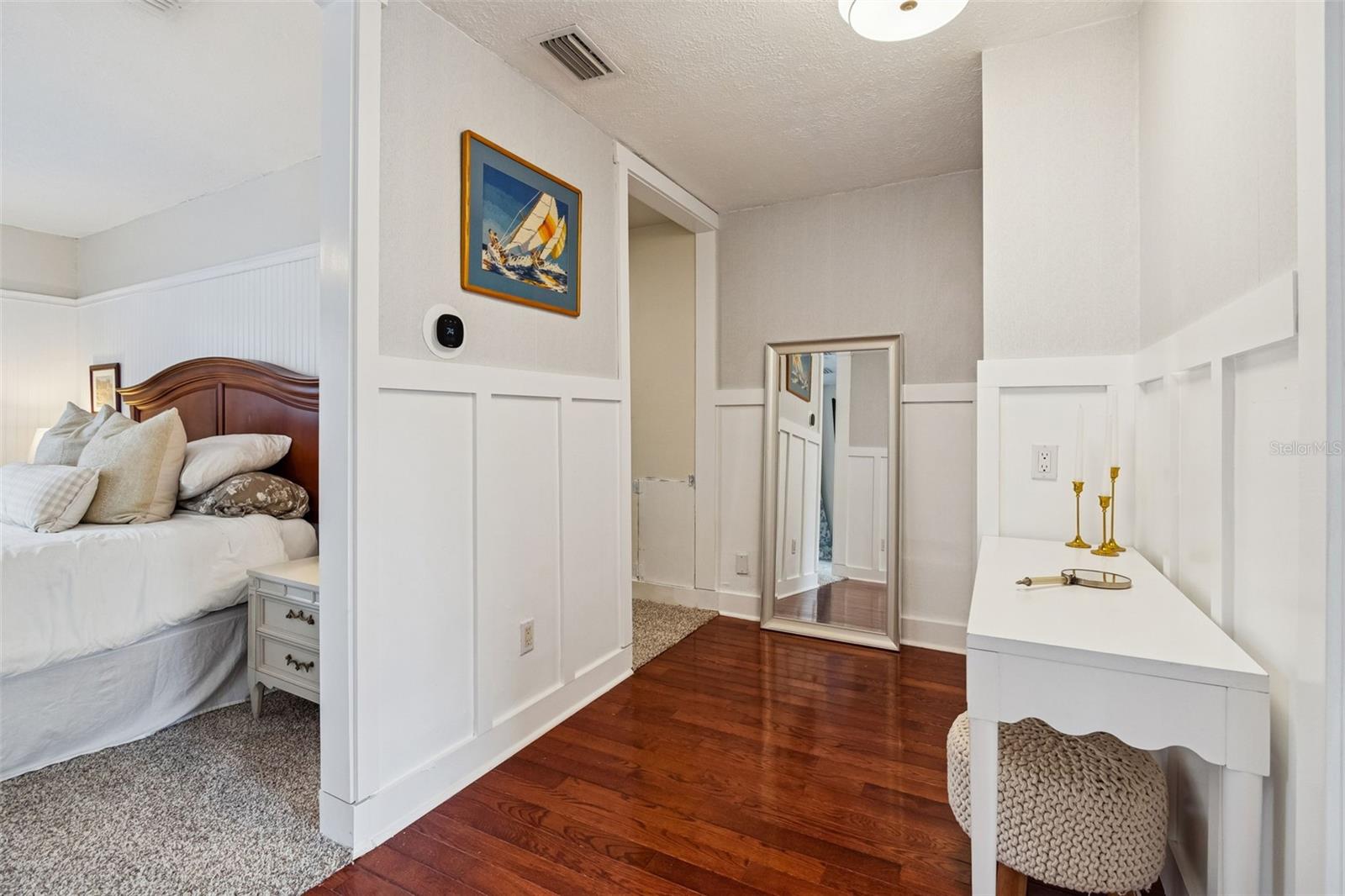 Listing photo id 22 for 231 Jean Street