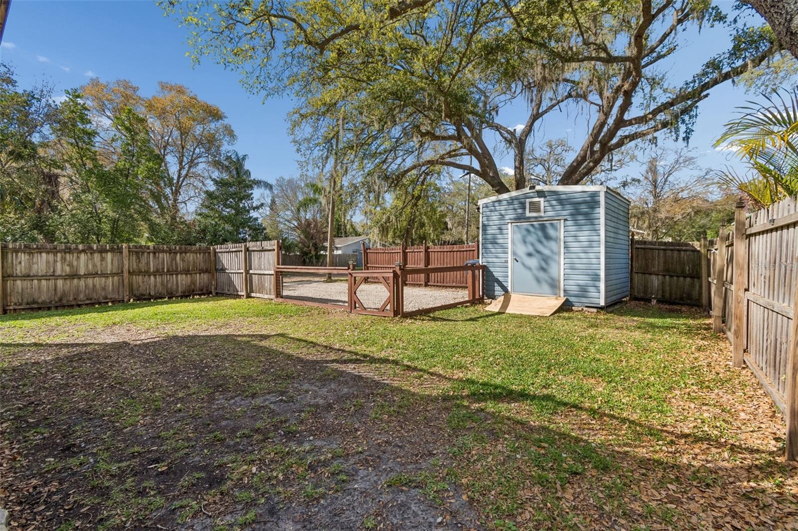 Listing photo id 26 for 231 Jean Street