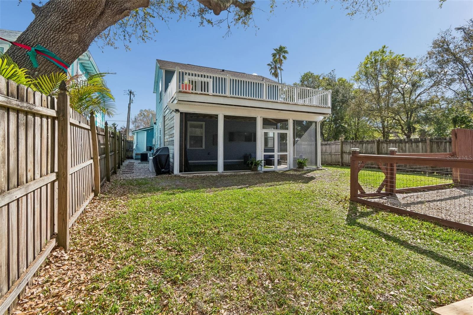 Listing photo id 27 for 231 Jean Street