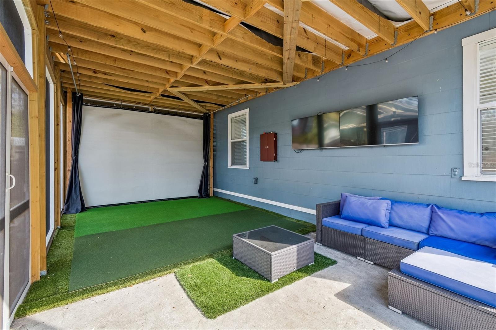 Listing photo id 29 for 231 Jean Street