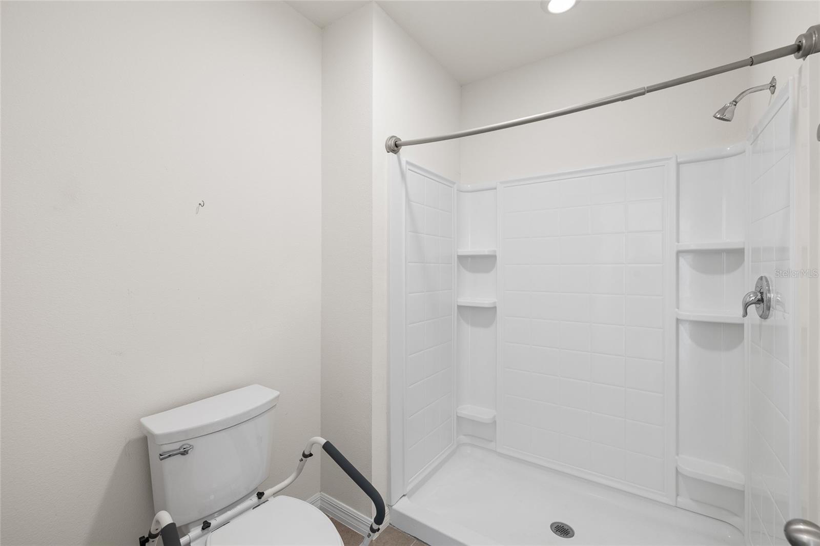 Image 16 of 32 For 8502 Falling Blue Place