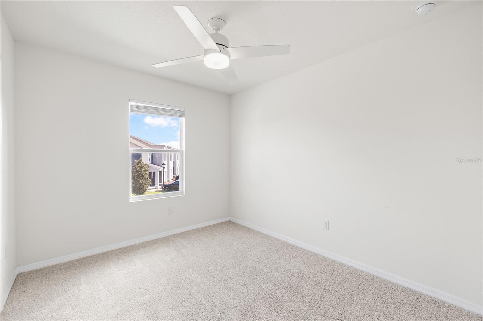 Image 18 of 32 For 8502 Falling Blue Place