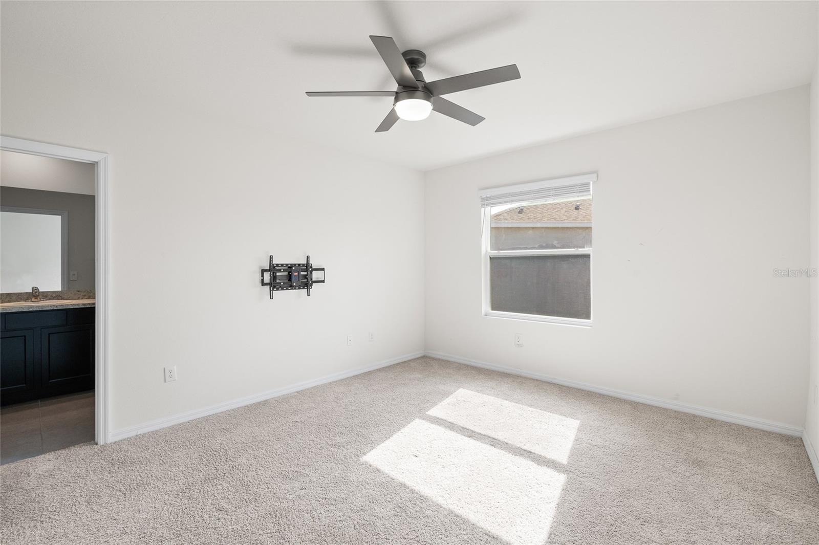 Image 22 of 32 For 8502 Falling Blue Place