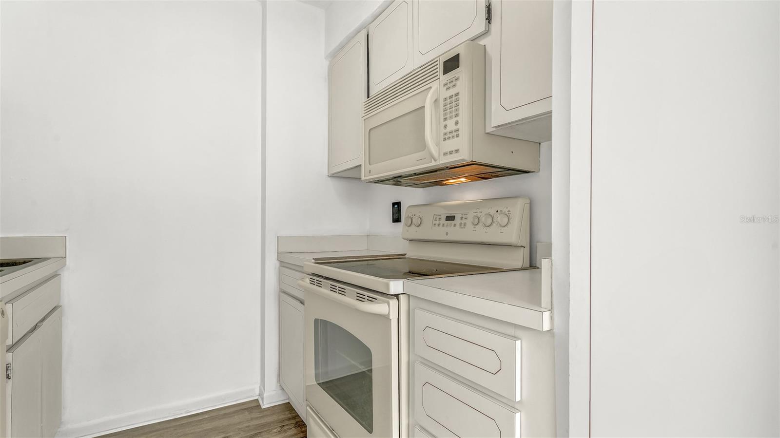 Image 11 of 37 For 8800 Bardmoor Boulevard 12