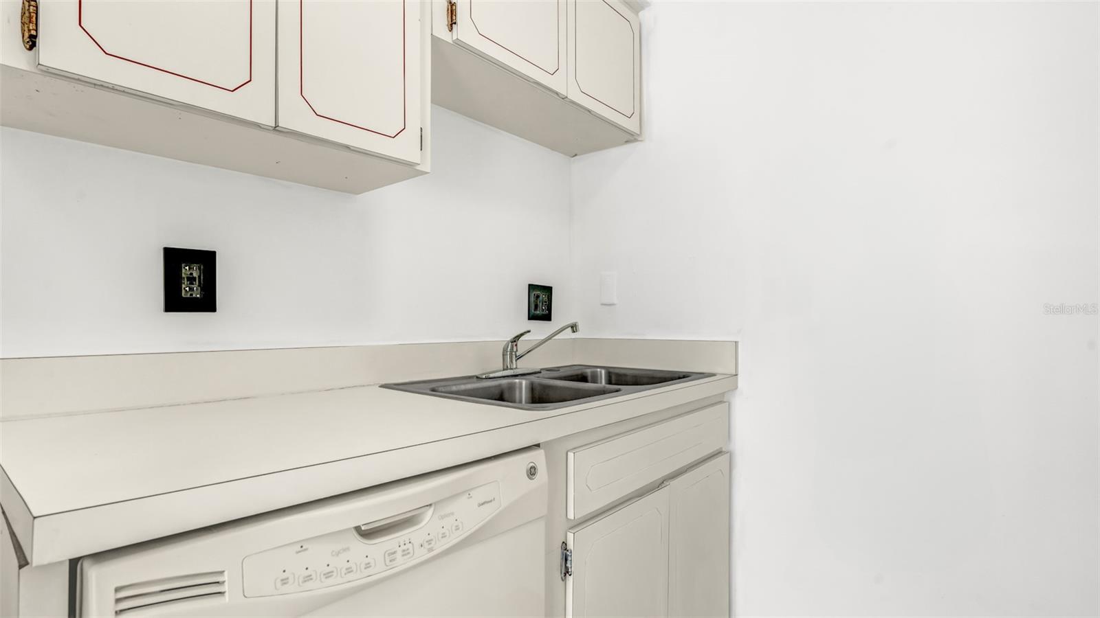 Image 12 of 37 For 8800 Bardmoor Boulevard 12