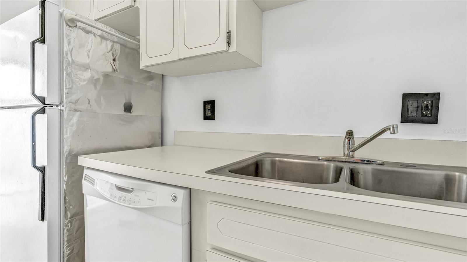 Image 13 of 37 For 8800 Bardmoor Boulevard 12